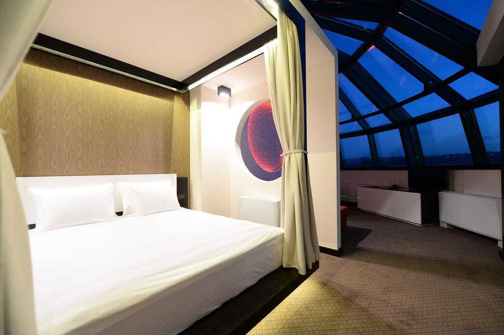 Hotel Hedonic Belgrado Esterno foto
