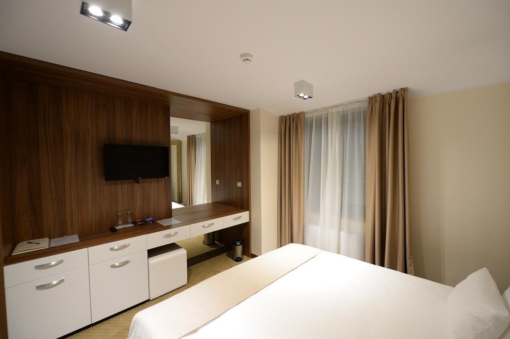 Hotel Hedonic Belgrado Esterno foto