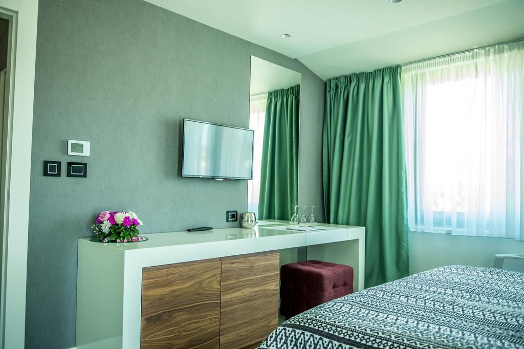 Hotel Hedonic Belgrado Esterno foto