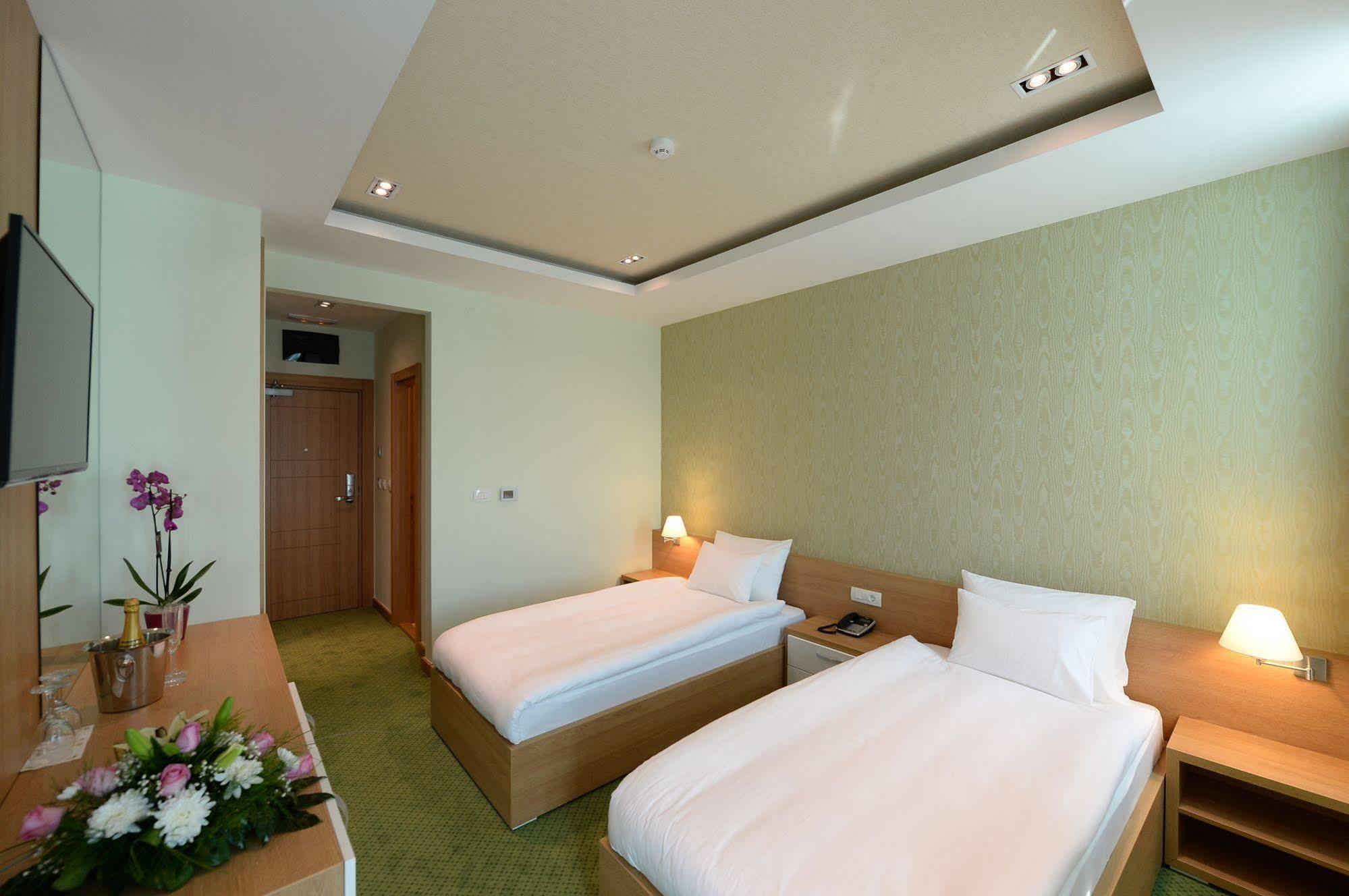 Hotel Hedonic Belgrado Esterno foto