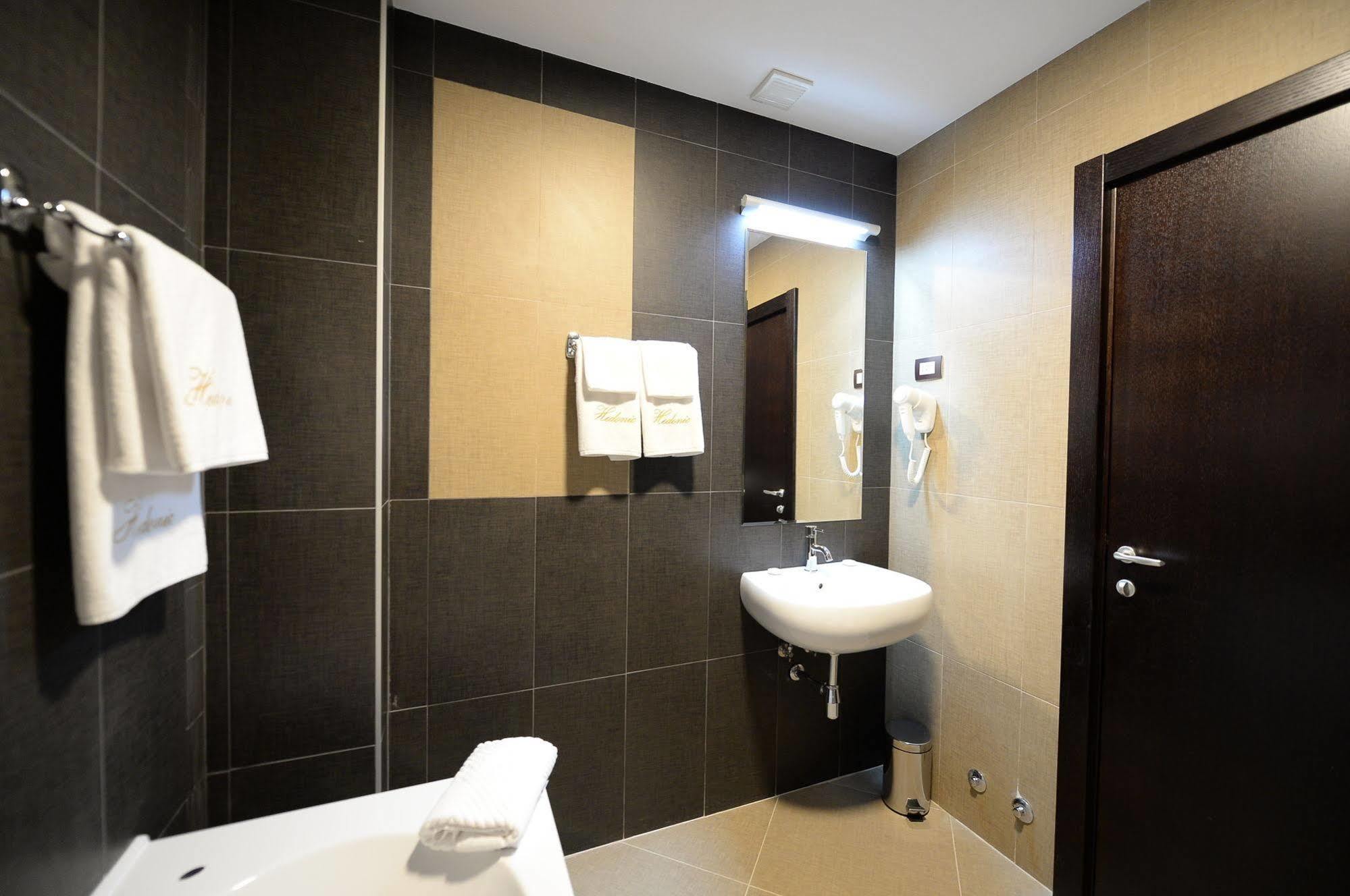 Hotel Hedonic Belgrado Esterno foto