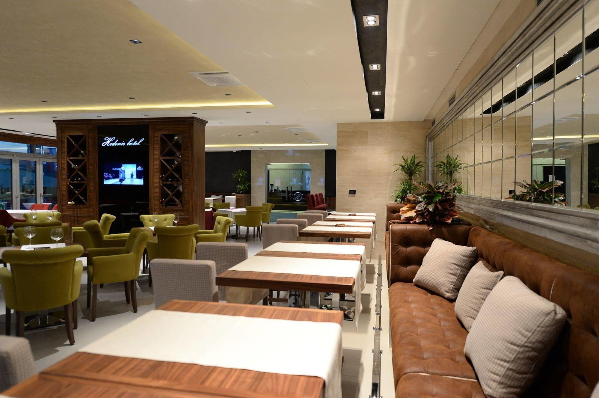 Hotel Hedonic Belgrado Esterno foto