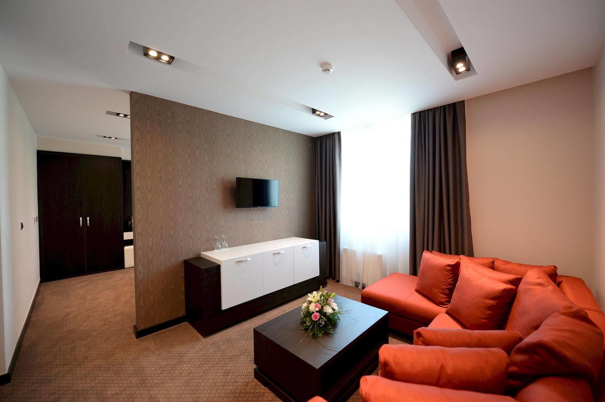 Hotel Hedonic Belgrado Esterno foto
