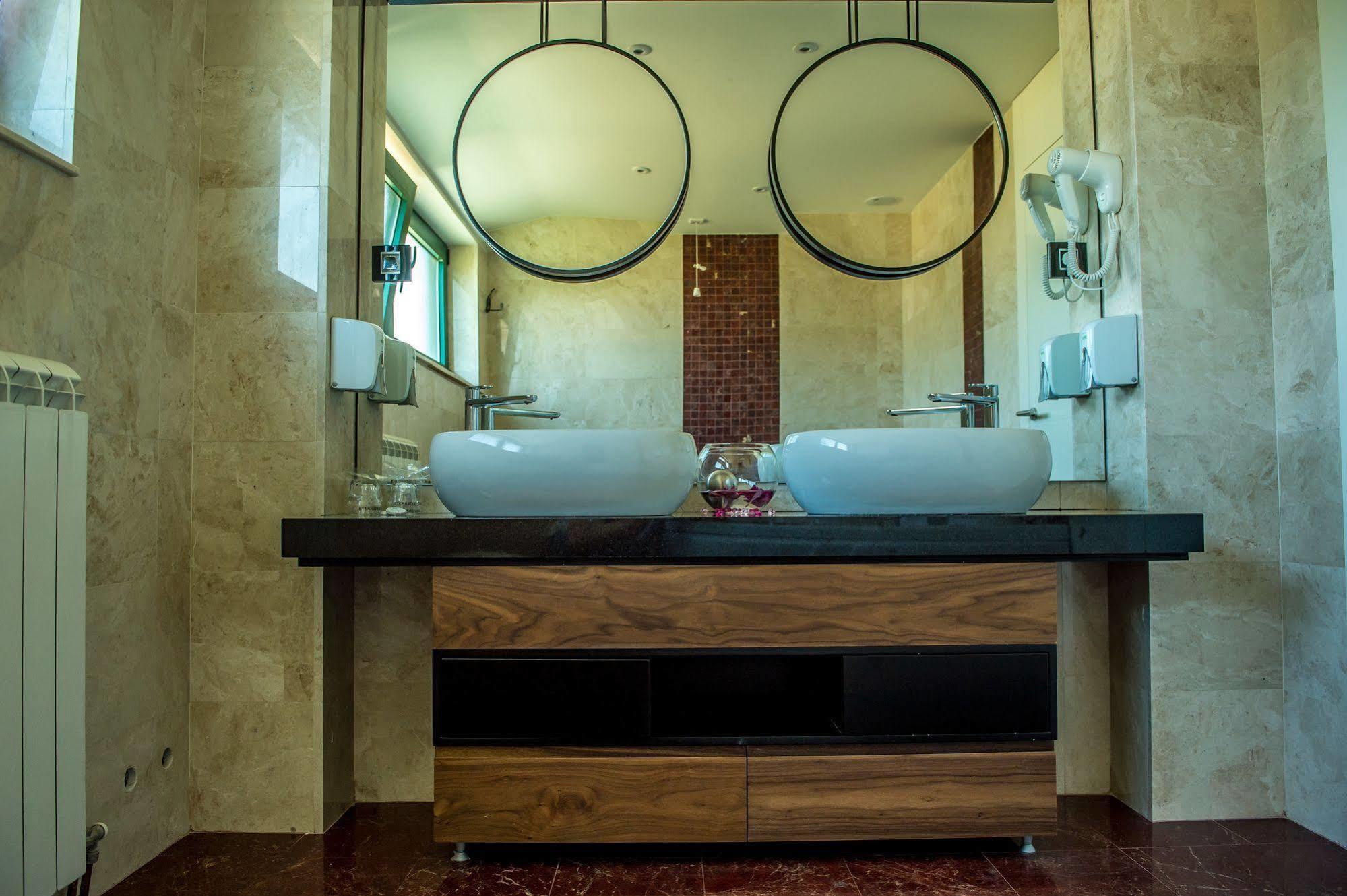 Hotel Hedonic Belgrado Esterno foto